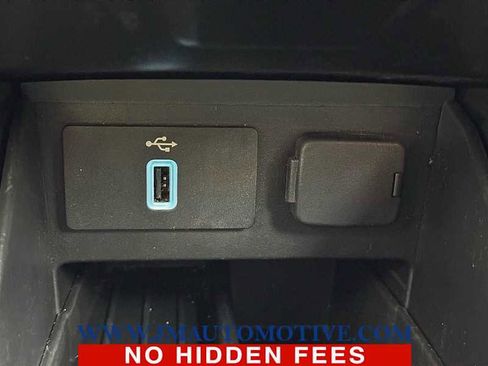 Used 2017 Ford Explorer XLT w/ XLT Technology Feature Bundle image 35