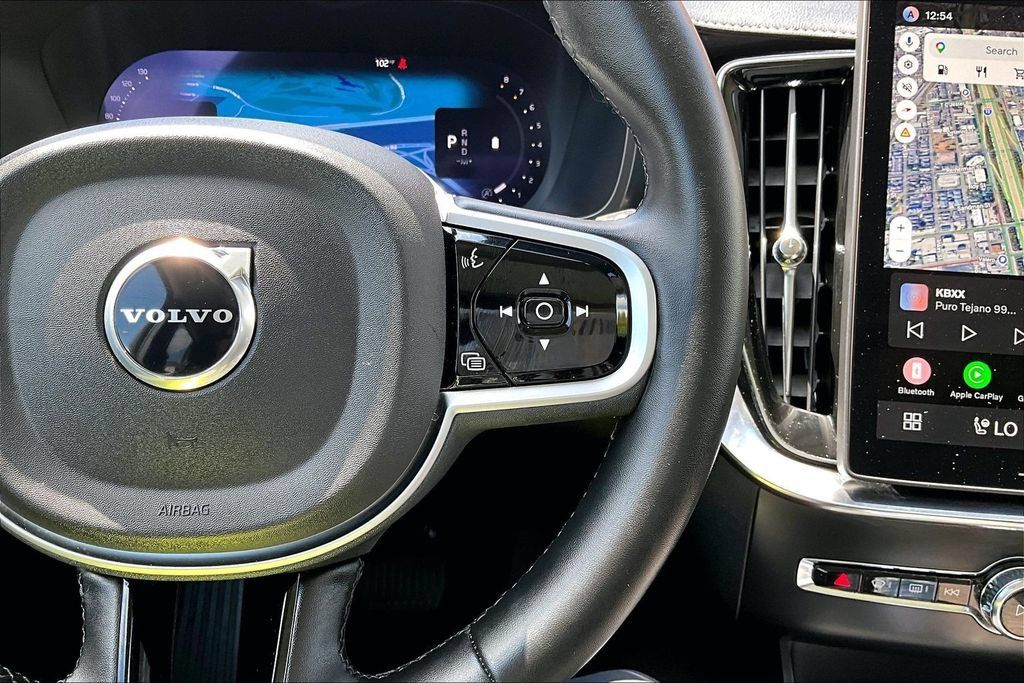 Certified 2026 Volvo XC90 B6 Plus AWD/4WD image 28