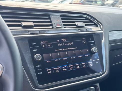 Used 2024 Volkswagen Tiguan SE AWD/4WD image 21