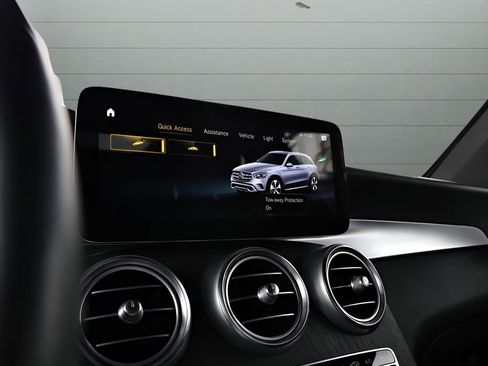 Used 2022 Mercedes-Benz GLC 300 4MATIC image 23