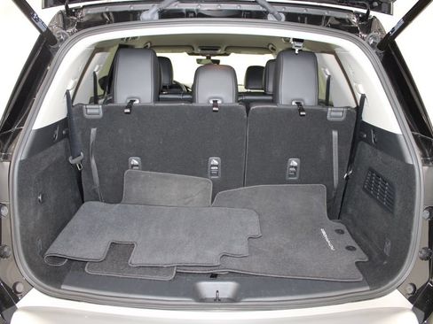 Used 2025 Nissan Pathfinder SL FWD image 13