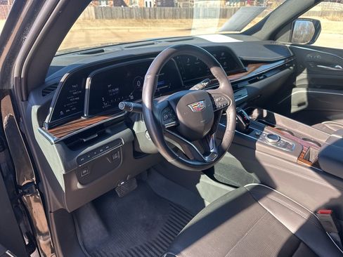 Used 2023 Cadillac Escalade ESV Premium Luxury image 18