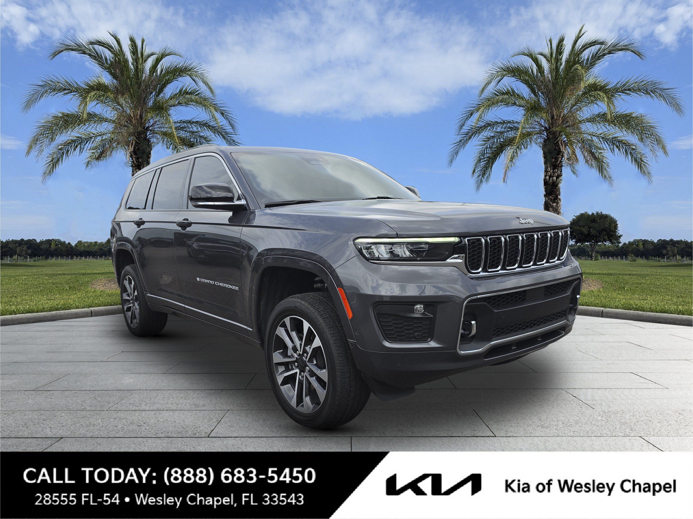 Used 2024 Jeep Grand Cherokee L Overland AWD/4WD image 1