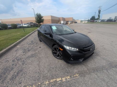 Used 2018 Honda Civic Sport image 16