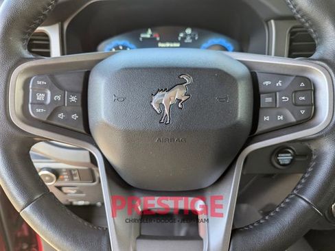 Used 2025 Ford Bronco Badlands image 16