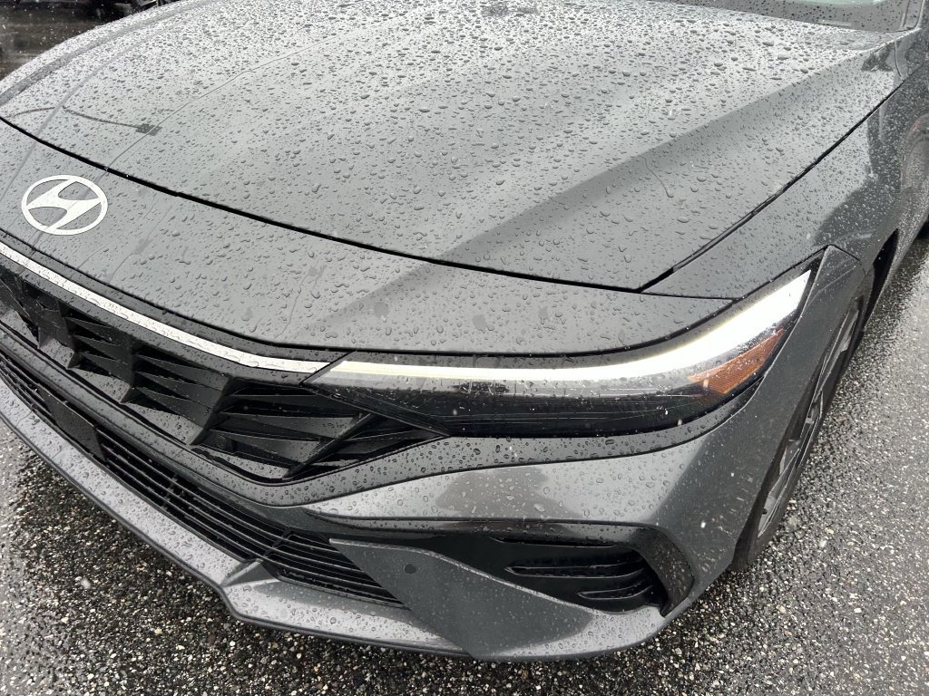 Certified 2024 Hyundai Elantra Limited FWD image 13