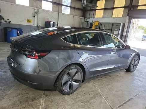 Used 2018 Tesla Model 3 Long Range image 4