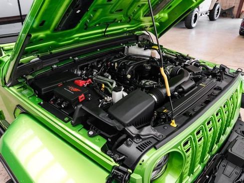 Used 2025 Jeep Gladiator Sport image 82