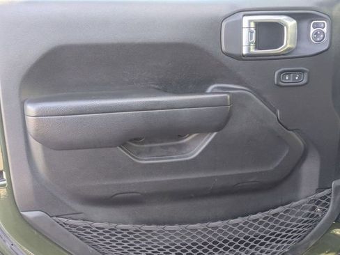 Used 2022 Jeep Wrangler Unlimited Rubicon w/ Cold Weather Group image 12