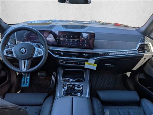 New 2026 BMW X7 M60i image 16