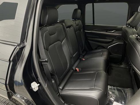 New 2026 Jeep Grand Cherokee Limited image 32
