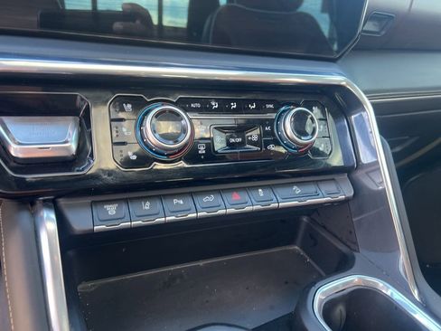 Used 2024 GMC Sierra 2500 Denali Ultimate image 18