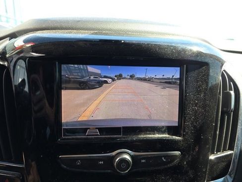 Used 2021 Chevrolet Traverse LS FWD image 21