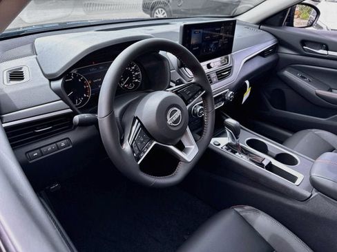 New 2026 Nissan Altima 2.5 SR w/ SR Midnight Edition Package FWD image 9