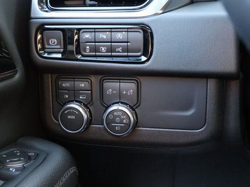New 2026 GMC Yukon XL Denali w/ Sun & Power Step Package AWD/4WD image 38