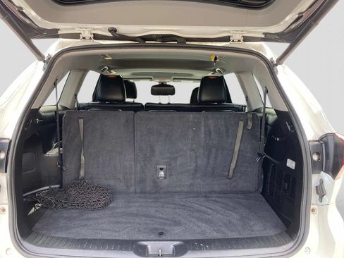 Used 2017 Toyota Highlander XLE w/ Carpet Mat Package AWD/4WD image 6