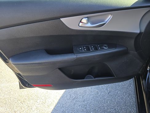 Used 2023 Kia Forte LXS image 24