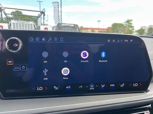 New 2026 Chevrolet Traverse LT w/ Midnight/Sport Edition FWD image 24