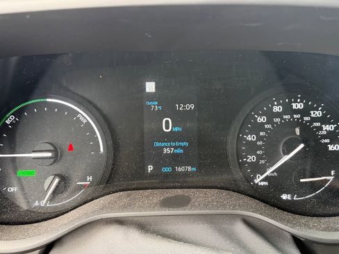 Used 2024 Toyota Sienna XSE w/ XSE Plus Package AWD/4WD image 7