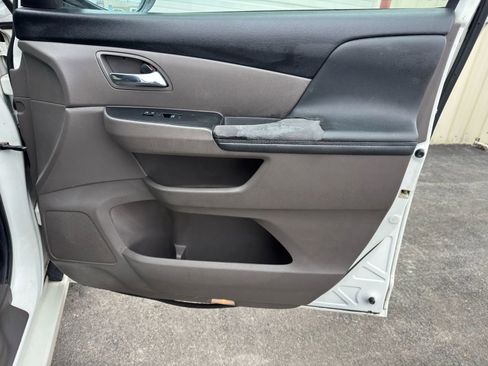 Used 2014 Honda Odyssey Touring image 15