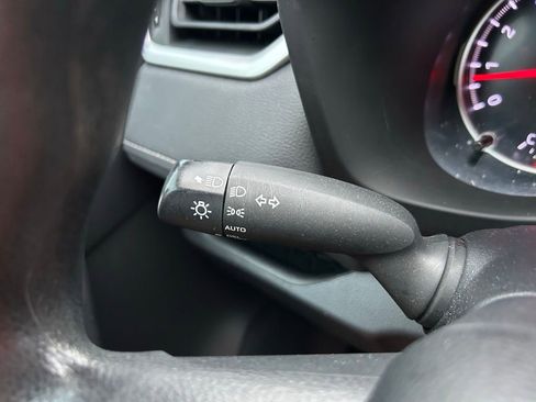 Used 2022 Toyota RAV4 XLE FWD image 23