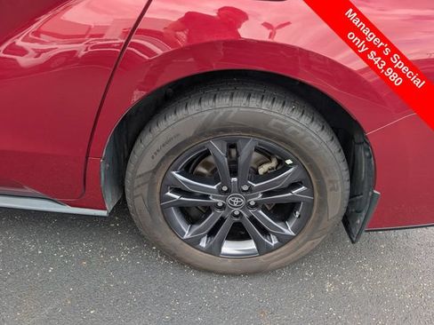 Used 2024 Toyota Sienna XSE AWD/4WD image 21