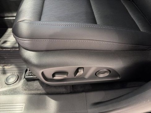 New 2026 Chevrolet Equinox LT w/ Convenience Package II image 9