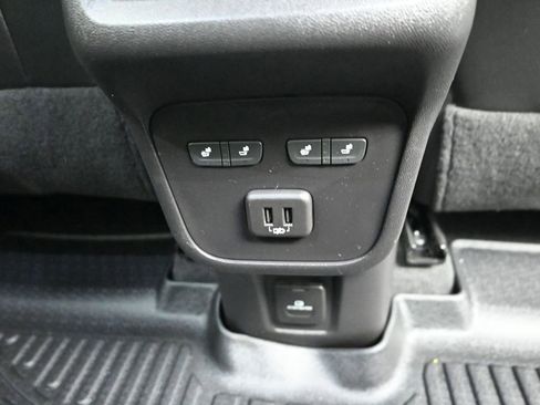 Certified 2024 Chevrolet Equinox Premier AWD/4WD image 9