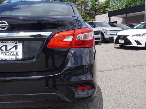 Used 2017 Nissan Sentra S FWD image 11