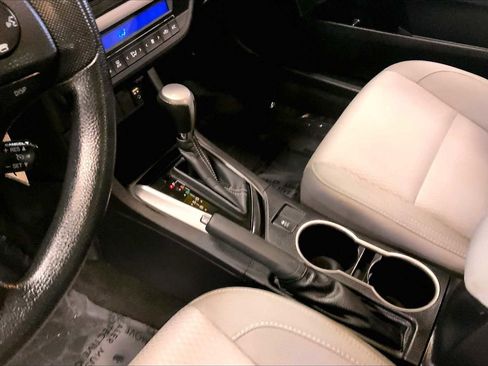 Used 2014 Toyota Corolla LE image 14