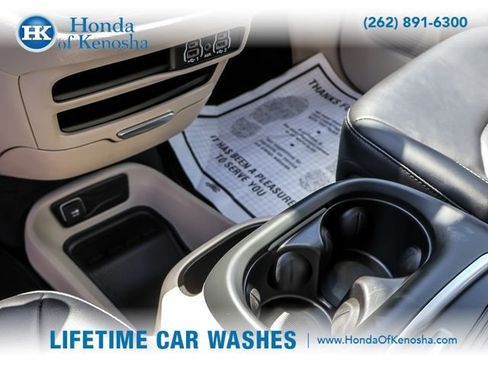 Used 2024 Chrysler Pacifica Touring-L FWD image 20