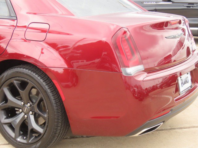 Used 2022 Chrysler 300 Touring L RWD image 13