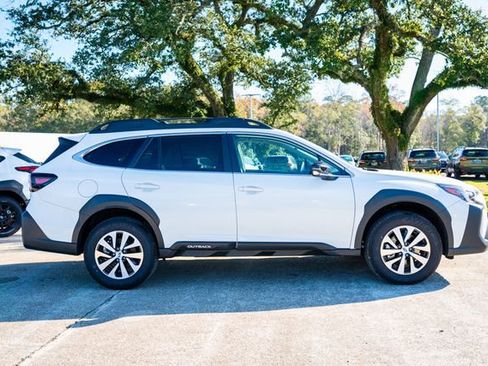 Certified 2025 Subaru Outback Premium image 21