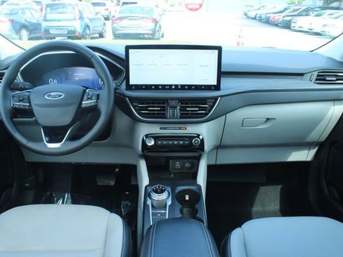 Used 2024 Ford Escape Platinum w/ Class II Trailer Tow Package AWD/4WD image 17