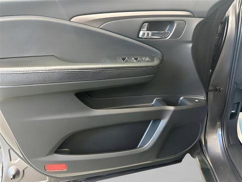 Used 2021 Honda Passport Sport image 8