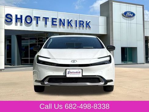 Used 2023 Toyota Prius XLE FWD image 2