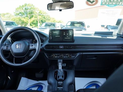 Used 2026 Honda HR-V LX image 9