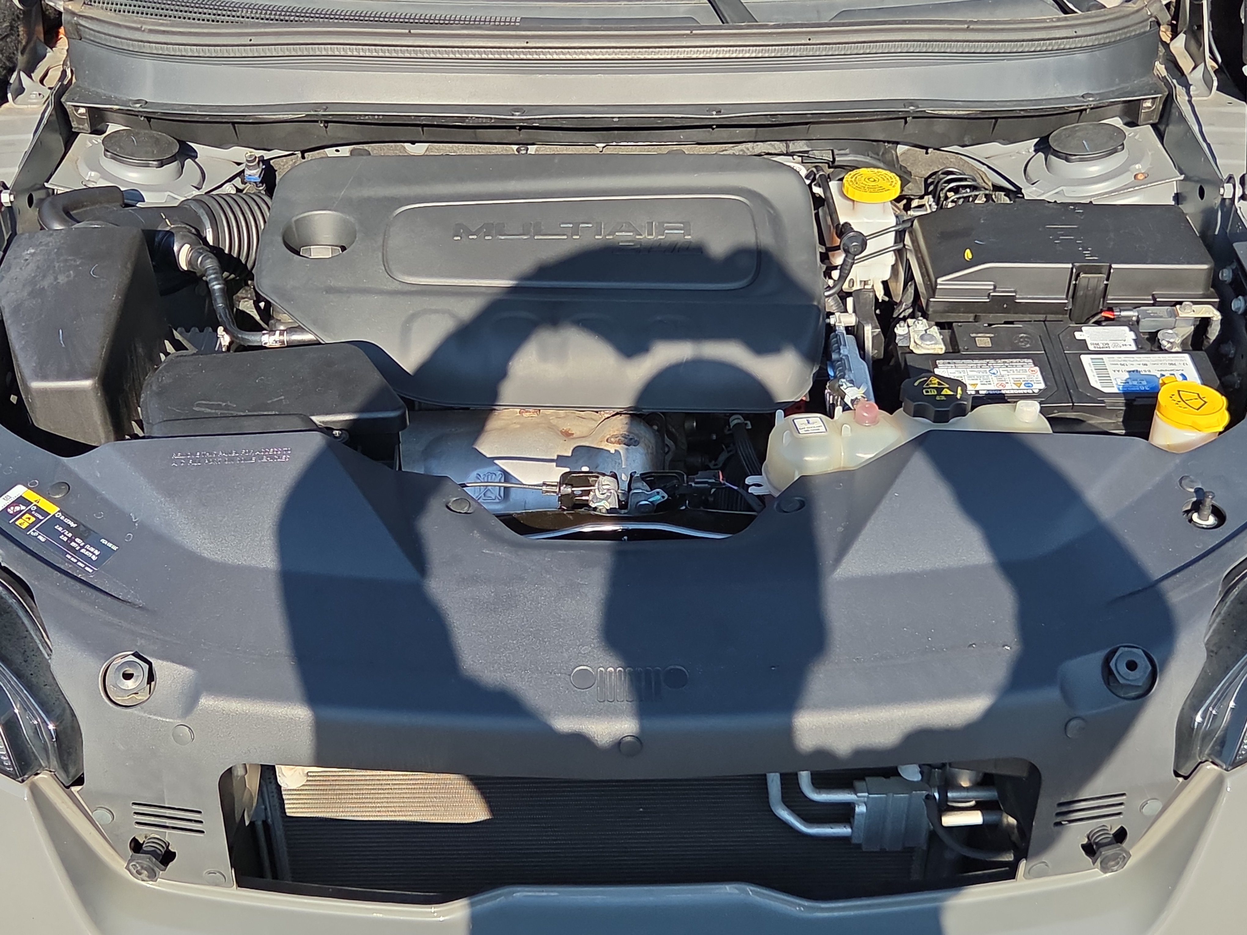 Used 2019 Jeep Cherokee Latitude Plus FWD image 9