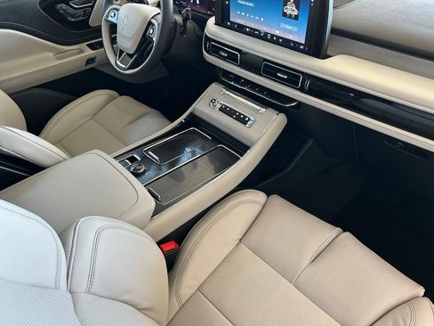 New 2025 Lincoln Aviator Reserve w/ Equipment Group 201A image 16