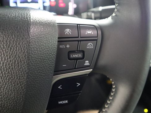 Used 2025 Toyota Camry SE w/ Convenience Package FWD image 28