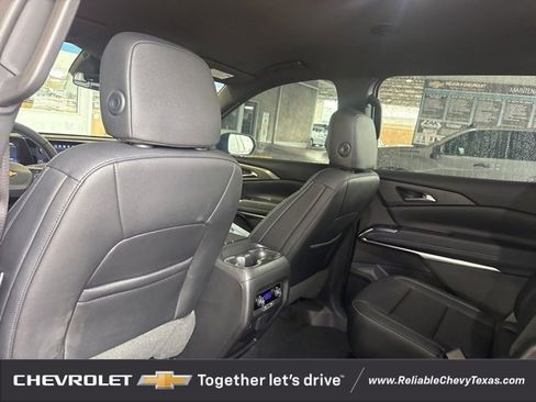 Certified 2025 Chevrolet Traverse LT w/ Driver Confidence Package image 10