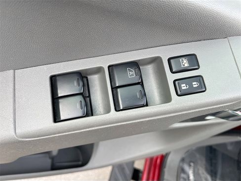 Used 2020 Nissan Frontier SV image 17