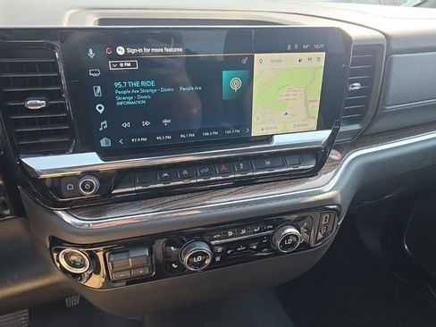 Used 2025 Chevrolet Silverado 1500 LT RWD image 15