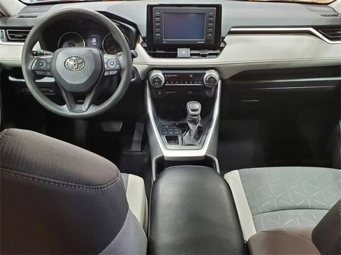 Used 2021 Toyota RAV4 XLE image 16