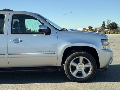 Used 2013 Chevrolet Suburban LTZ image 10