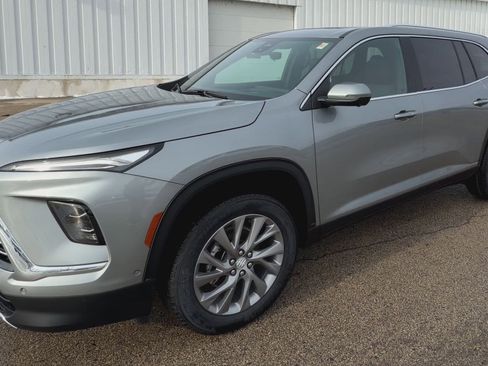 New 2026 Buick Enclave Preferred w/ Super Cruise Package image 4