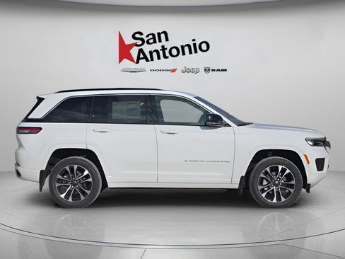 New 2025 Jeep Grand Cherokee Overland w/ Trailer Tow Package AWD/4WD image 9