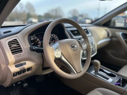 Used 2017 Nissan Altima 2.5 S w/ Power Driver Seat Package image 12