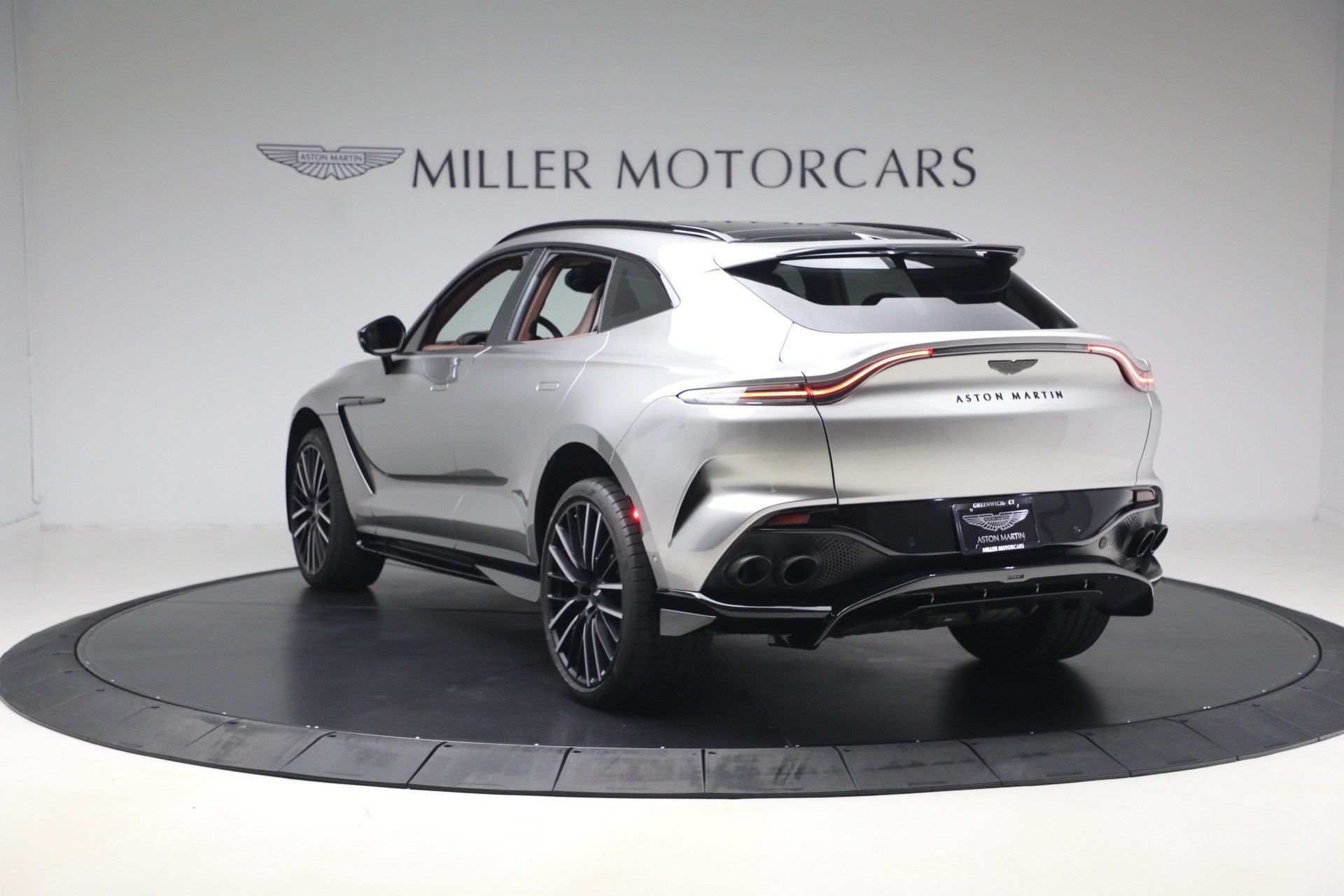 Used 2023 Aston Martin DBX 707 AWD/4WD image 5