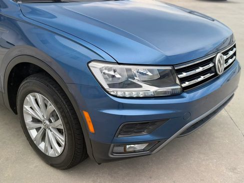 Used 2018 Volkswagen Tiguan SE w/ Front Fog Lights Package FWD image 5